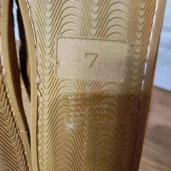 Bebe Animal Print Slide On Slippers, Size 7 - Picture 5 of 5